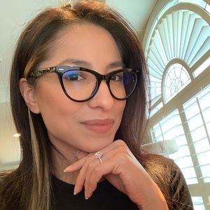 Meet your Posher, Elena